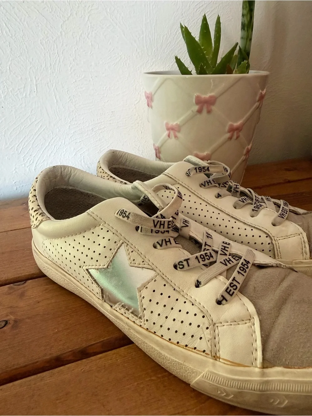 Vintage Havana White and Silver Women’s Low-Top Sneakers - Casual Comfort